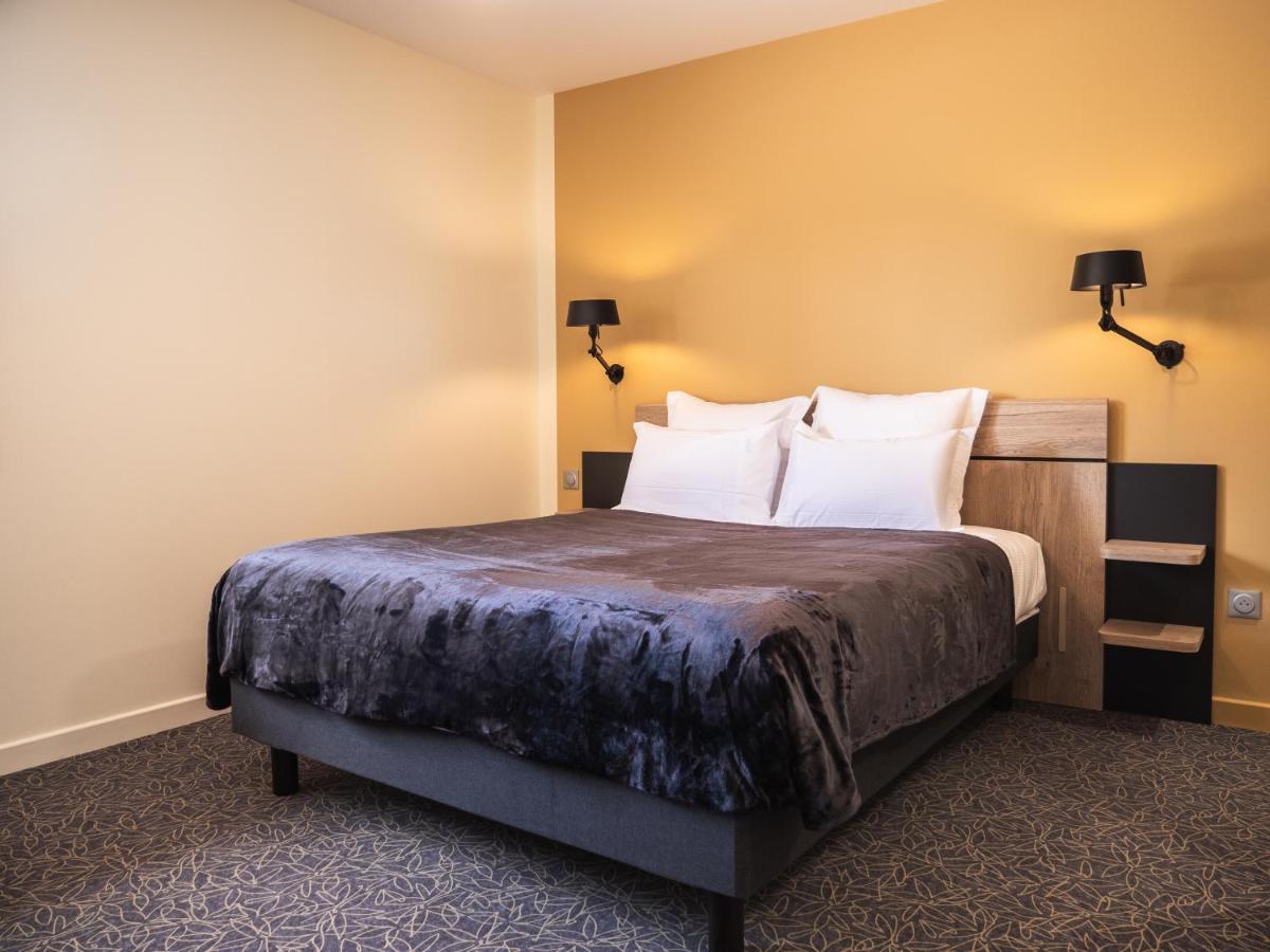Logis Hotels Le Saint Pierre Moncoutant Kültér fotó