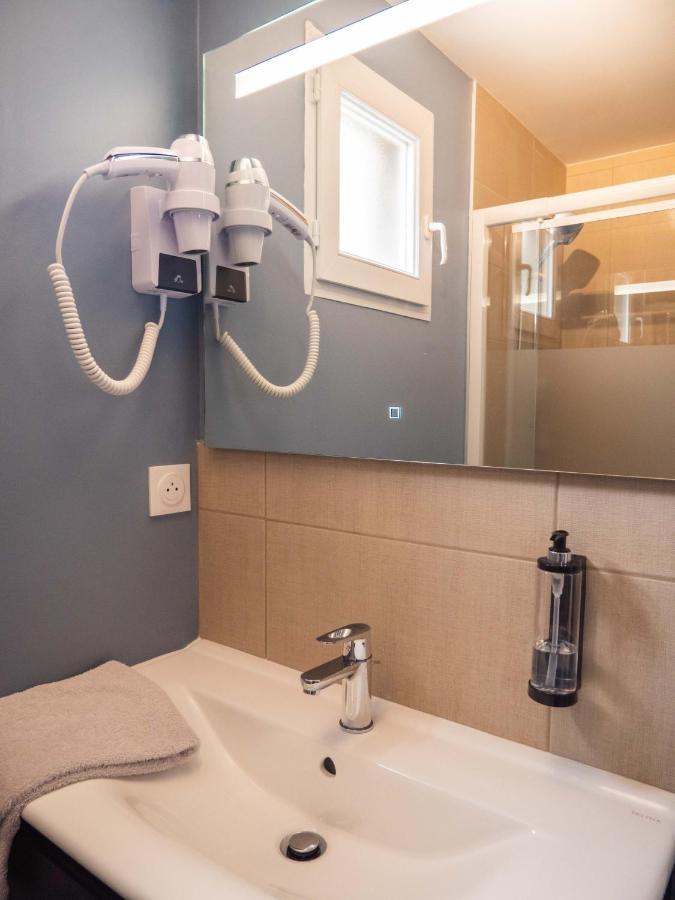 Logis Hotels Le Saint Pierre Moncoutant Kültér fotó