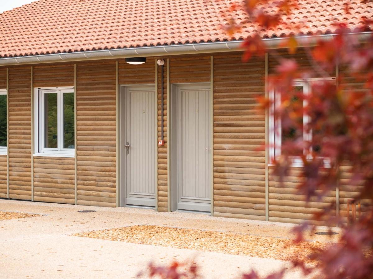 Logis Hotels Le Saint Pierre Moncoutant Kültér fotó
